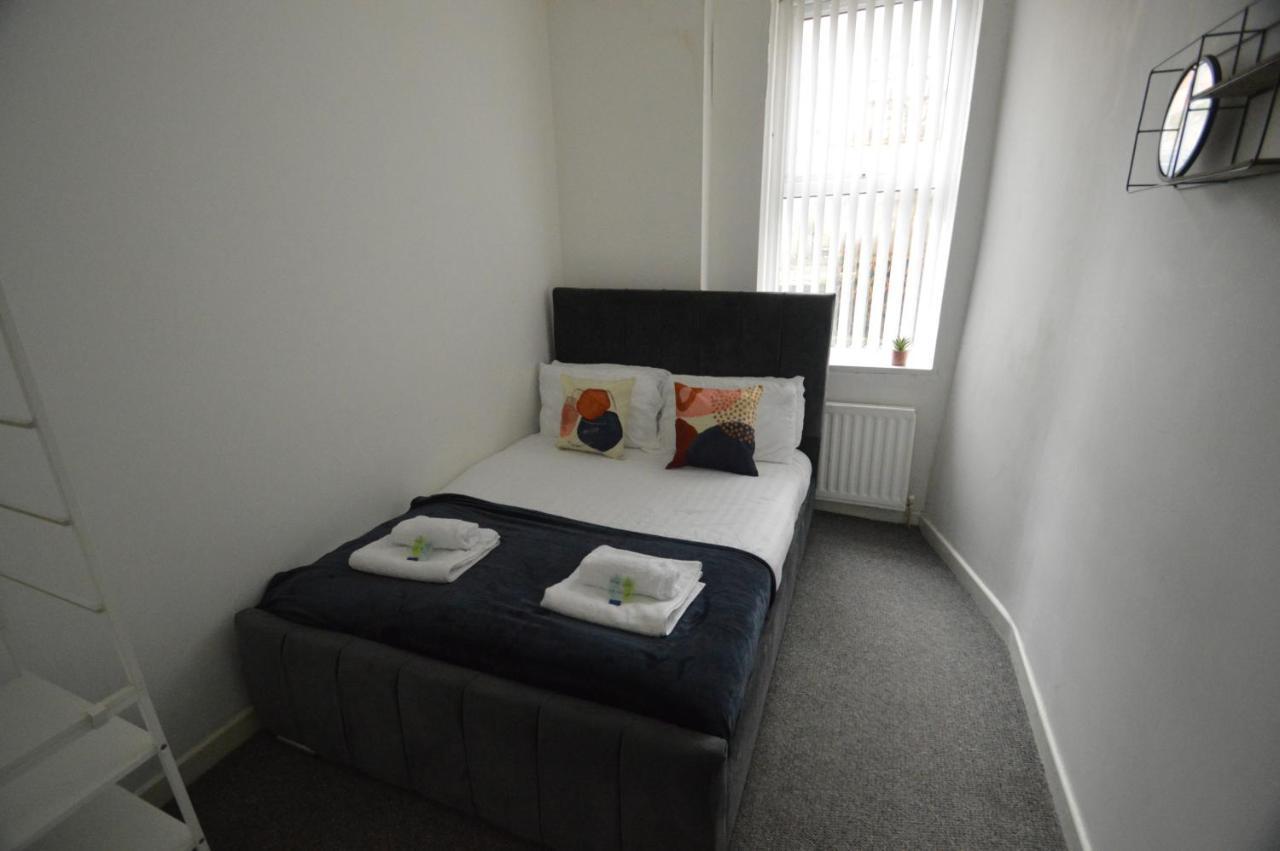 Spacious And Homely 2 Bedroom Flat - Suitelivin 게이츠헤드 외부 사진